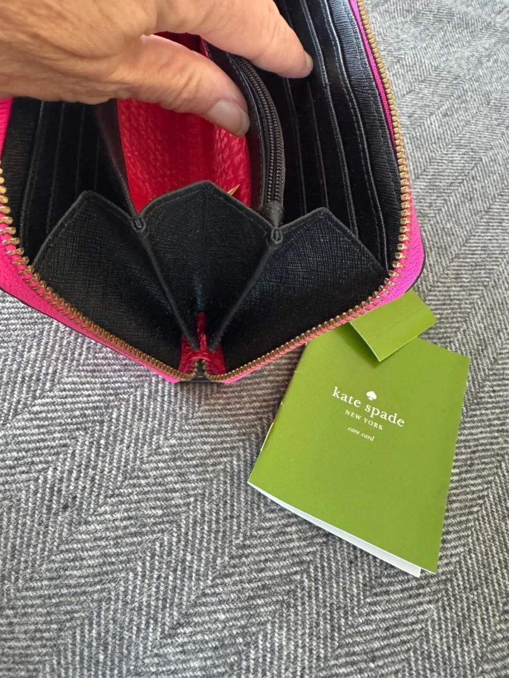 NWT, KATE SPADE DARLING STRIPE WALLET WITH ZIPPER